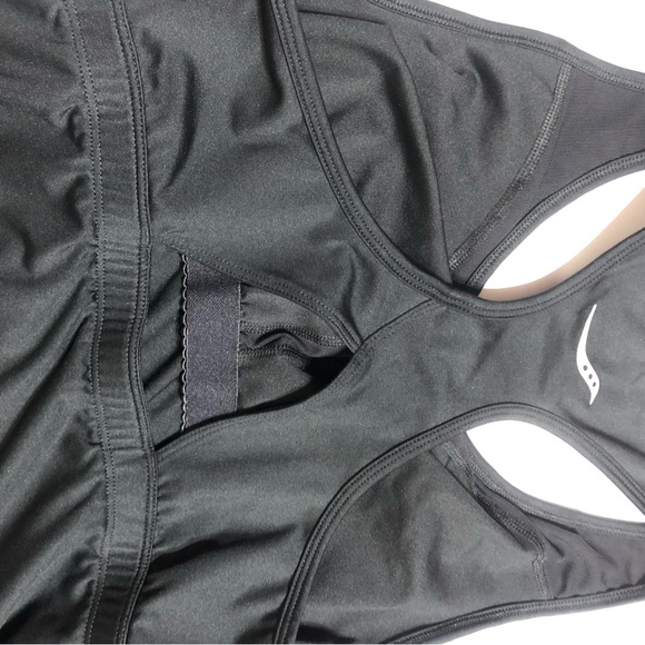 Saucony Women’s Black Workout Large Running Tank Top Built In Shelf Bra L EC - Picture 5 of 7